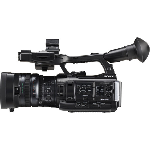 Sony PMW-200 handheld XDCAM HD422 camcorder with 3×1/2-inch Exmor CMOS and 14x zoom